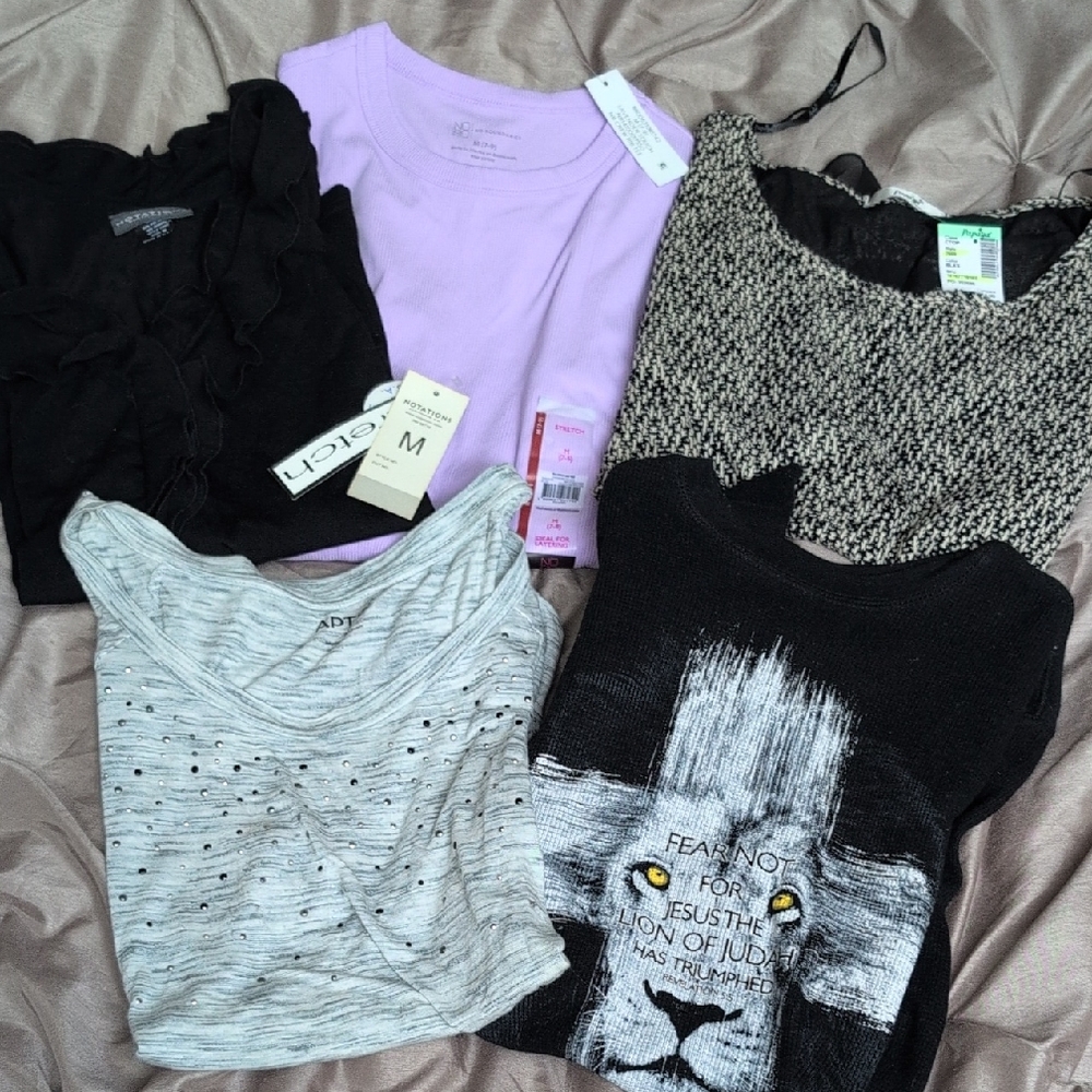 Apt 9, Papaya, Notations, Kerusso, No Boundaries Lot Of Medium Tops.